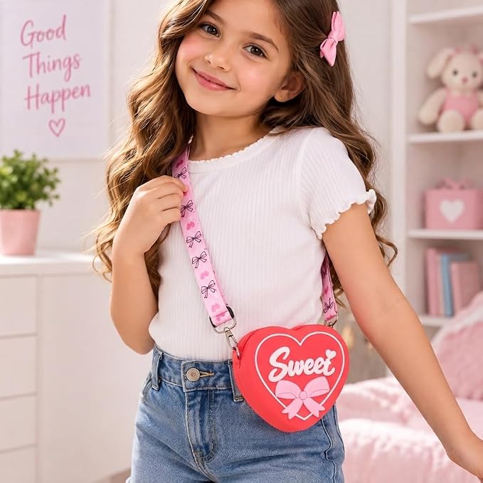 Heart-shaped silicone shoulder bag with clasp and adjustable strap