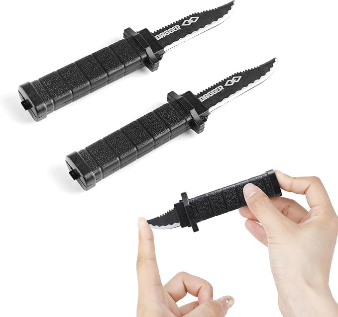 Retractable costume dagger safe for roleplay use